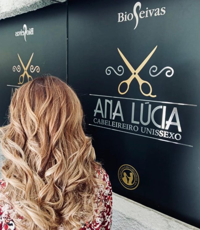 Ondas com madeixas balayage